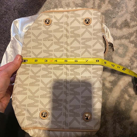 Michael Kors purse - Picture 12 of 12